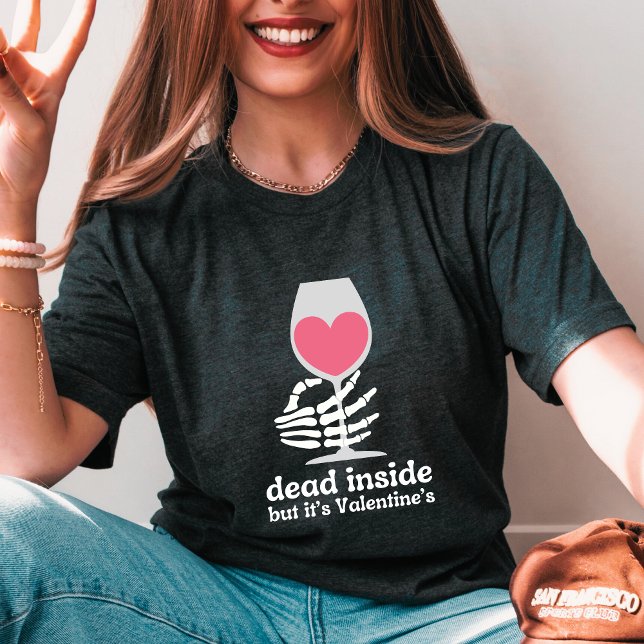 Camiseta Mano de esqueleto contra San Valentín muerta dentr (Subido por el creador)