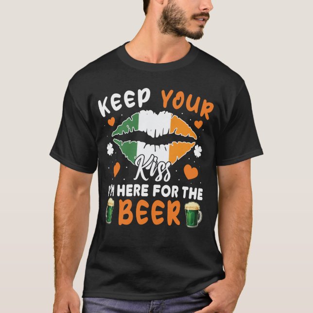 Camiseta Mantén tu beso, estoy aquí por el Día de la Cervez (Anverso)