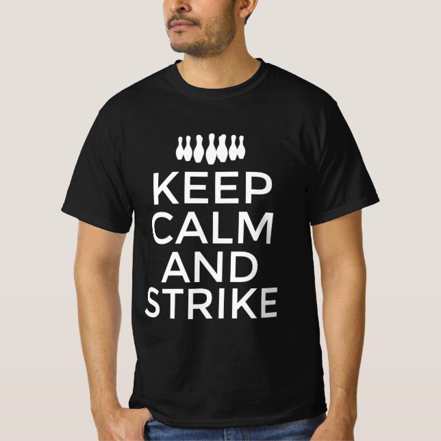 Camiseta Mantener la calma y golpear (Anverso)