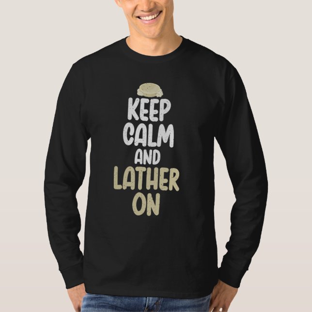 Camiseta Mantener la calma y relajarnos en la elaboración d (Anverso)