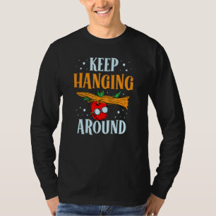Camiseta Mantenerse colgando alrededor de la fruta de Apple
