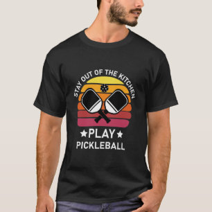Camiseta Manténgase fuera de la cocina jugando a picoteo