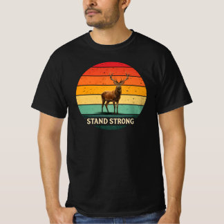 Camiseta Mantente Firme – Ciervo al Atardecer Ilustración d