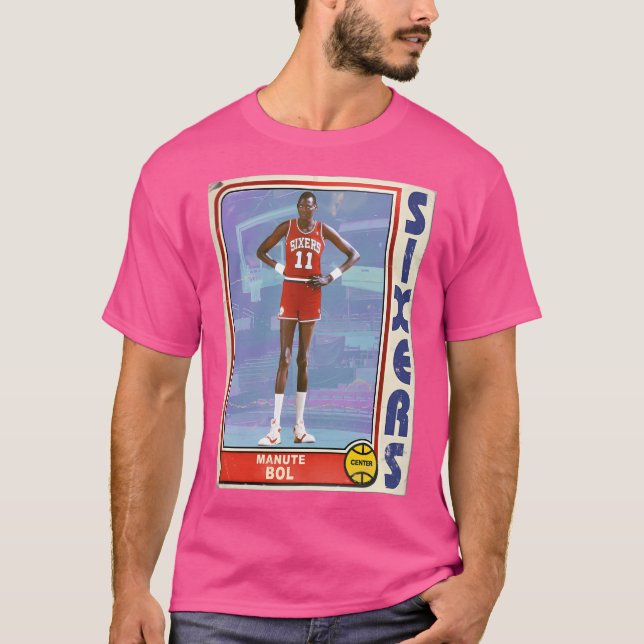Camiseta Manute Bol Retro Style 90S Basketball Card Classic (Anverso)