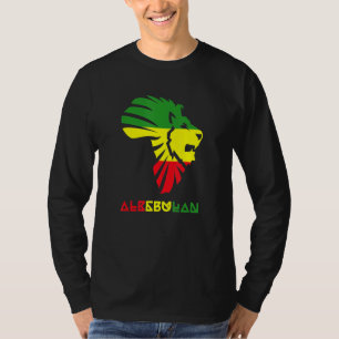 Camiseta Mapa africano del orgulloso león africano de Alkeb