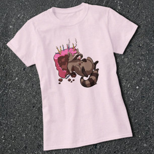 Camiseta Mapache codicioso lleno de pastel de cumpleaños de