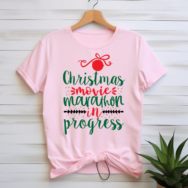 Camiseta Maratón de películas de navidades en curso camiset (Subido por el creador)