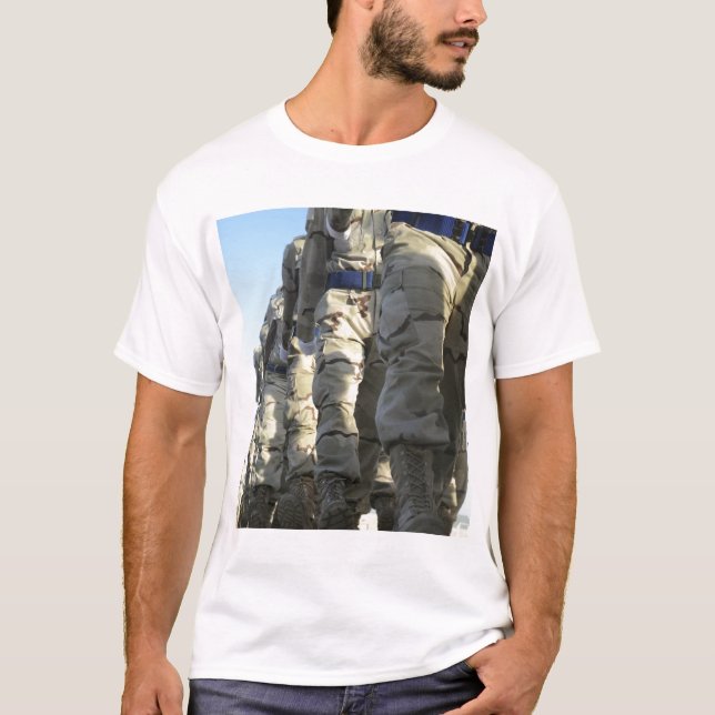 Camiseta Marcha de los reclutas de la fuerza aérea iraquí (Anverso)