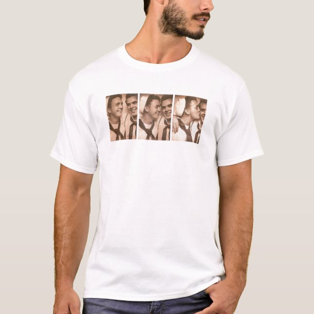 Camiseta Marina de guerra DADT del beso de los marineros de (Anverso)