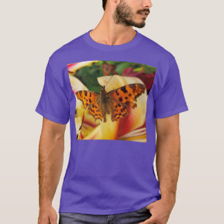 Camiseta Mariposa coma en el jardín