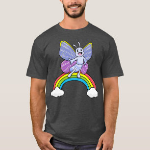 Camiseta Mariposa con arcoiris y nubes