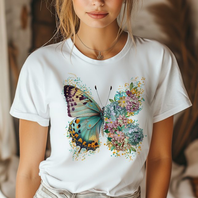 Camiseta Mariposa floral colorida (Show off your style with our butterfly floral t-shirt. Unique, chic, and effortlessly cool!)