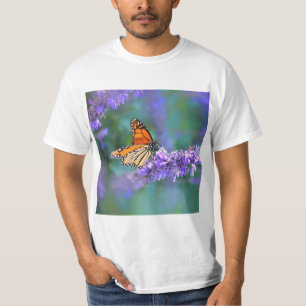 Camiseta Mariposa monarca en la flor de lilo púrpura