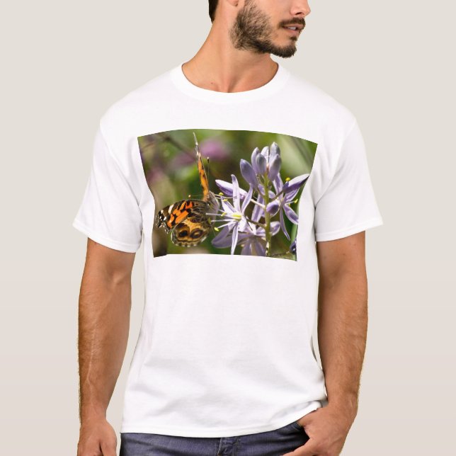Camiseta Mariposa naranja en ropa de higiene salvaje y rega (Anverso)