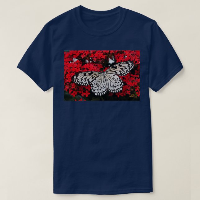 Camiseta Mariposa negra y blanca con flores rojas (Diseño del anverso)