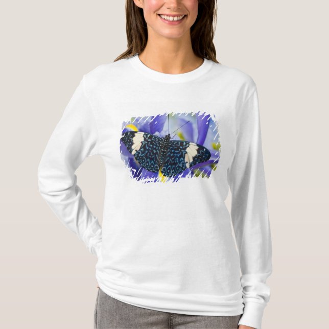 Camiseta Mariposa Tropical Púrpura Iris (Anverso)