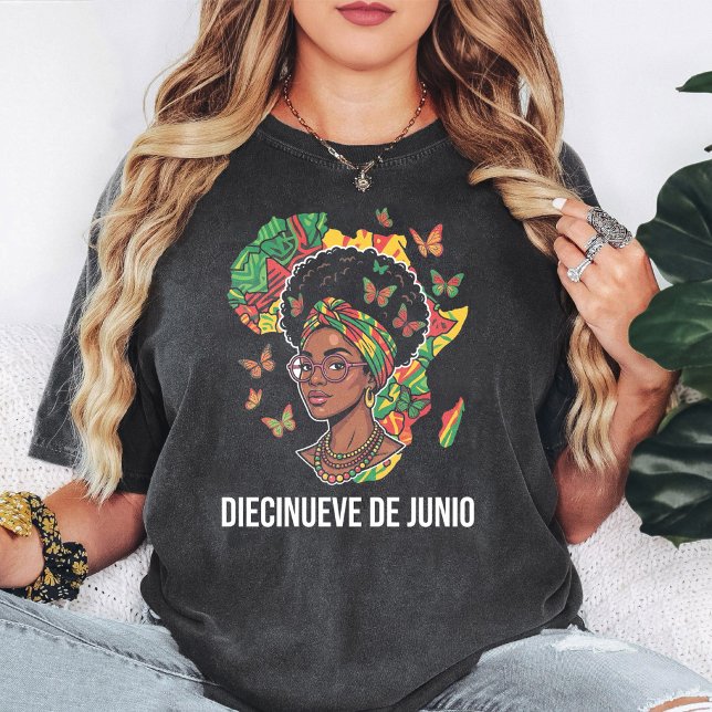 Camiseta Mariposas de mujer africana en Juneteenth (Subido por el creador)