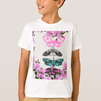 Camiseta Mariposas y flores: Delicada danza de la naturalez