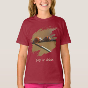 Camiseta Mariquitas Besándose En Una Valla De Alambre Perso