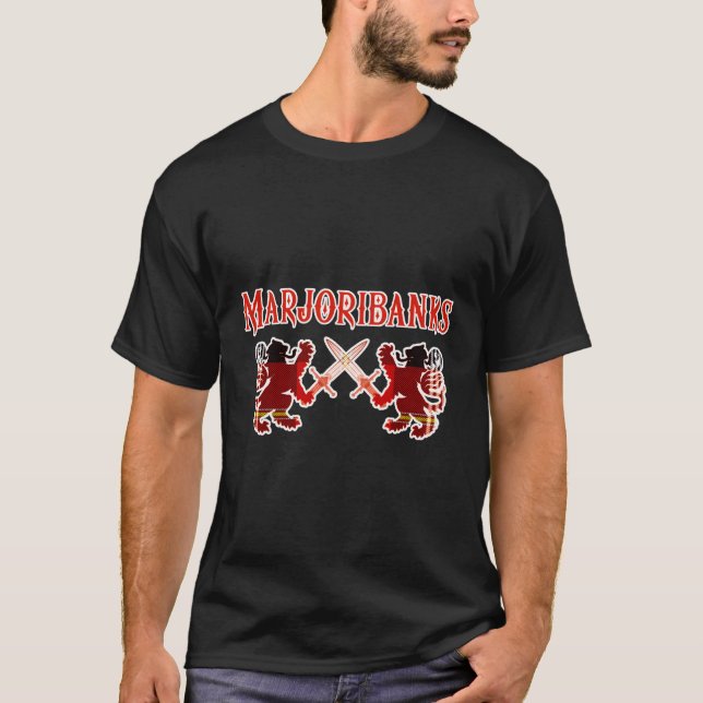 Camiseta Marjoribanks Scottish Clan Kilt Lion Family Name T (Anverso)