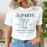 Camiseta Martinis & Matrimony Bachelorette Party<br><div class="desc">Este diseño presenta textos en negrita de moda con cócteles a mano y un tema martiní verde.</div>