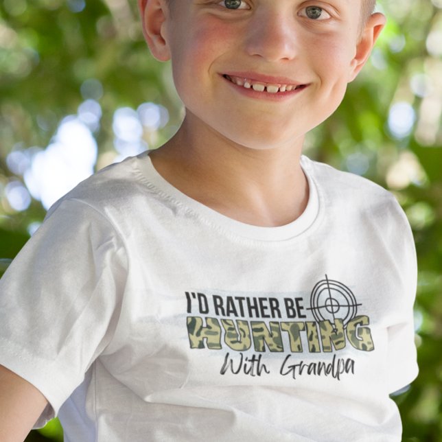 Camiseta Más bien estar cazando con el abuelo es gracioso (Subido por el creador)
