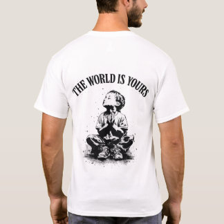 Camiseta masculina com estampa nas costas “O Mundo