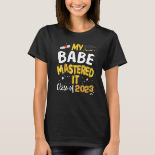 Camiseta Máster Graduación Mi bebé domina clase de TI de 20