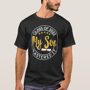 Camiseta Máster Graduación Mi hijo dominó la clase de infor