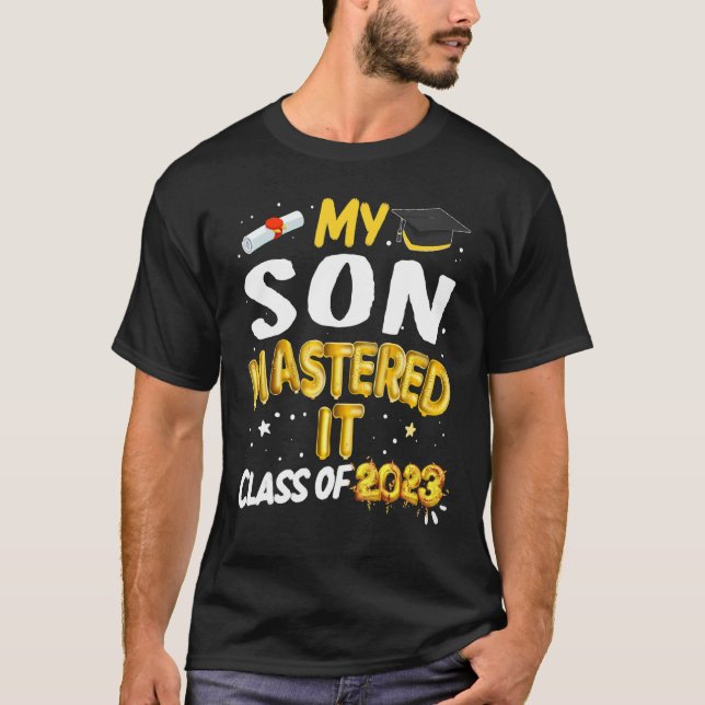 Camiseta Máster Graduación Mi hijo dominó la clase de infor (Anverso)