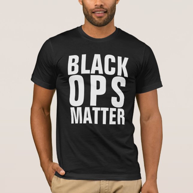CAMISETA MATERIA NEGRA DE OPS (Anverso)