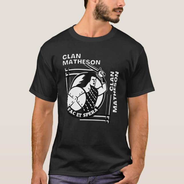 Camiseta Matheson Clan Gaelic Motto Swordsman (Anverso)
