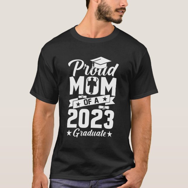 Camiseta Mayores De 23 Alumnos Familiares Orgullosos De Una (Anverso)