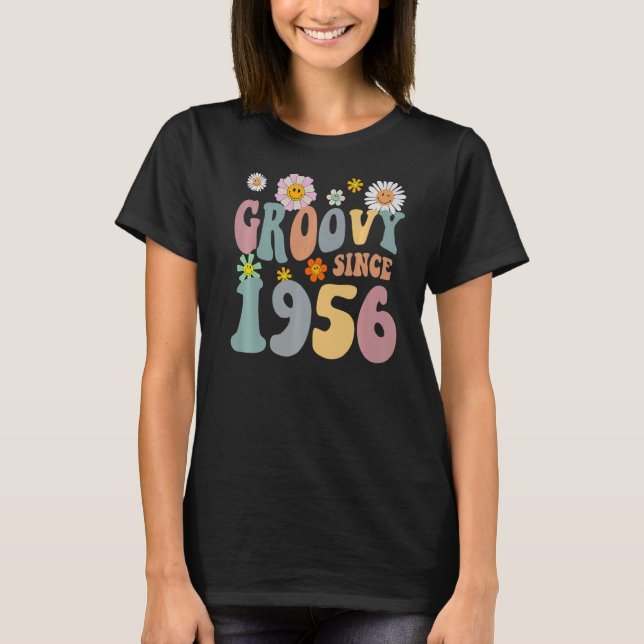 Camiseta Mb Groovy Desde 1956 Flor Hippie Retro 66º Nacimie (Anverso)