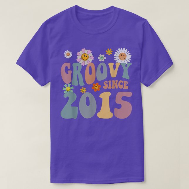 Camiseta mb Groovy Since 2015 Retro Hippie Flower 7th Birth (Diseño del anverso)