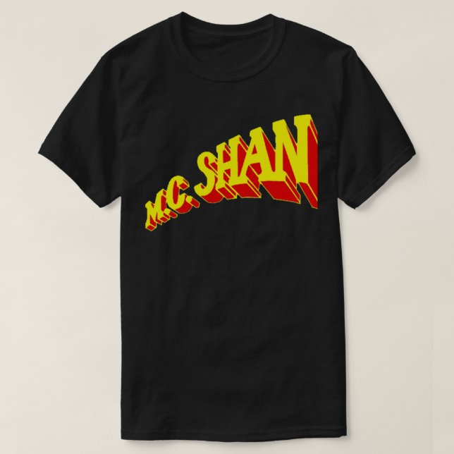 Camiseta MC SHAN Essential T-Shirt (Diseño del anverso)