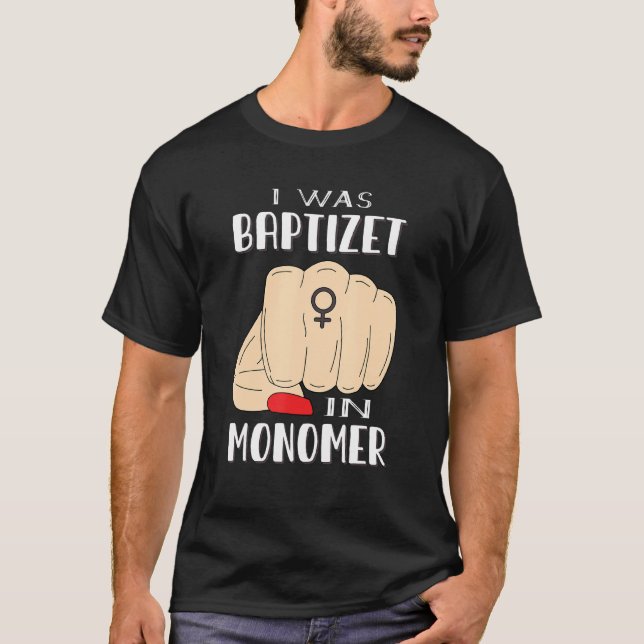 Camiseta Me Baptizaron En Monomer Nail Tech (Anverso)