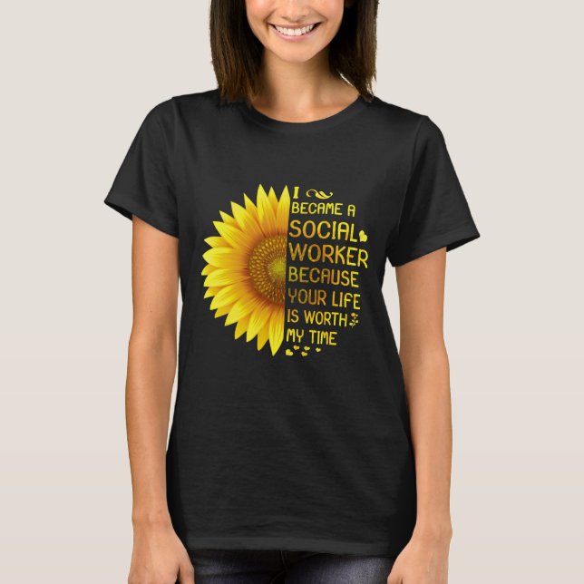 Camiseta Me Convertí En Trabajadora Social (Anverso)