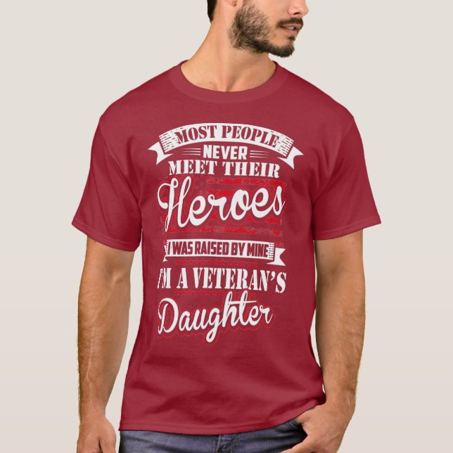 Camiseta Me Crió Mi Hija, Hermana Y Orgullosa Veterana (Anverso)