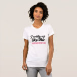 Camiseta ¡Me desperté así de casada! Personalizado de vinta<br><div class="desc">¡Me desperté así de casada! Un diseño gráfico divertido y vintage personalizado de tipografía. Una etiqueta moderna # instagram insta que llevarás esta camiseta mucho después de la luna de miel. Parte de una colección.</div>