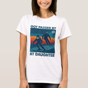 Camiseta Me dieron un ped por mi hija esquiando Retro diver