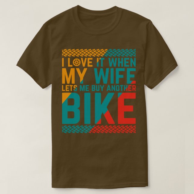 Camiseta Me encanta cuando mi esposa me deja comprar otra b (Diseño del anverso)