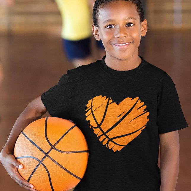 Camiseta Me encanta el baloncesto con forma de corazón (Subido por el creador)