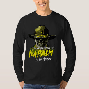 Camiseta Me Encanta El Olor Del Napalm Por La Mañana