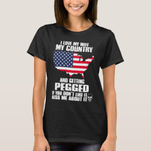 Camiseta Me Encanta Mi Esposa Mi País Y Me Pegan.