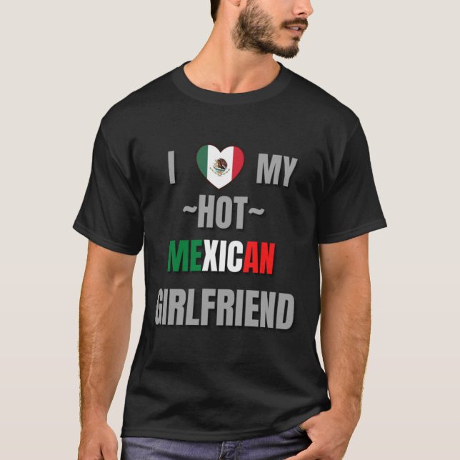 CAMISETA ME ENCANTA MI NOVIA MEXICANA CALIENTE (Anverso)