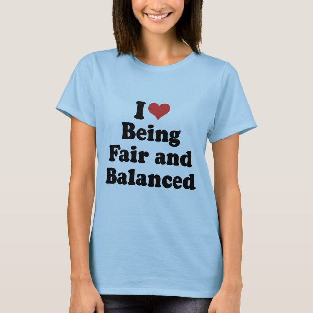 Camiseta ME ENCANTA SER JUSTO Y EQUILIBRADO - .png (Anverso)