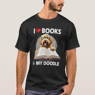 Camiseta Me encantan los libros y mi perro dorado leyendo a
