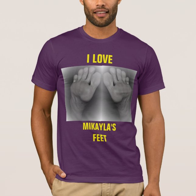CAMISETA ME ENCANTAN LOS PIES DE MIKAYLA (Anverso)