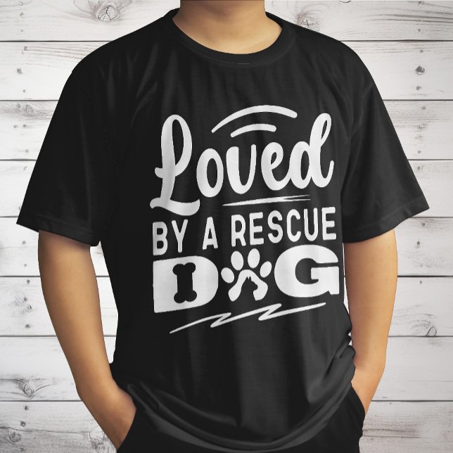 Camiseta Me Encantan Los Regalos De Adopción De Un Perro De (Subido por el creador)